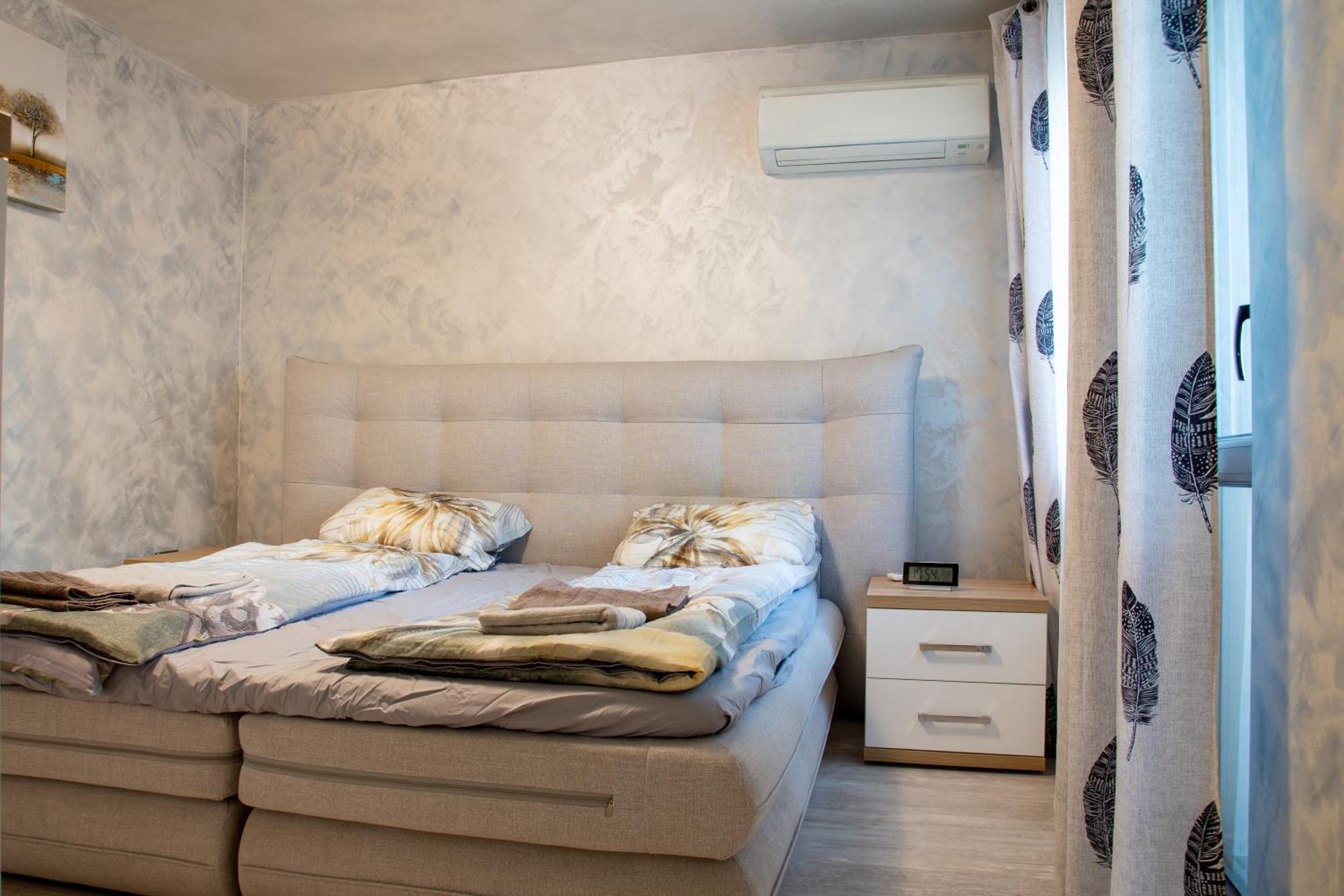 Light Apartment Varna Extérieur photo